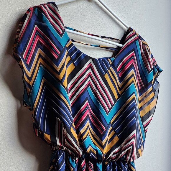City Triangles Colorful Zig-Zag Retro 80s Dress Size Medium - Picture 3 of 16